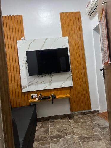 J Gibson Hotel — Lagos — photo 5