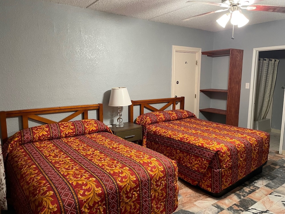 Southwind Inn - photo 2