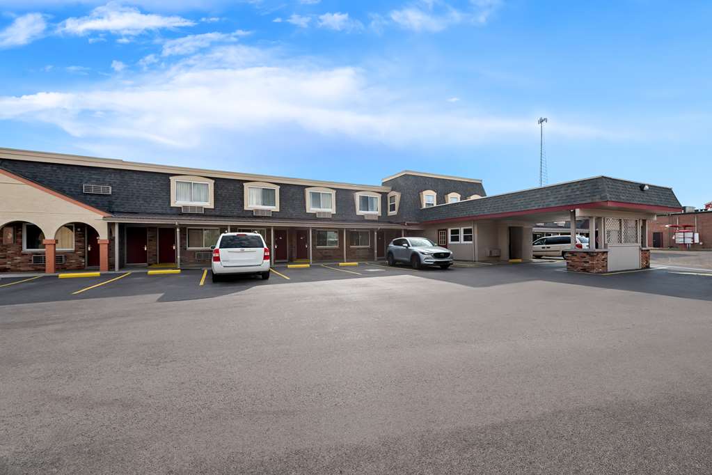 Americas Best Value Inn Marion OH - photo 3