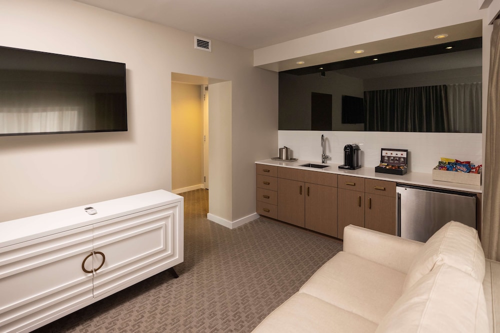 The Statler Dallas Curio Collection By Hilton - photo 35