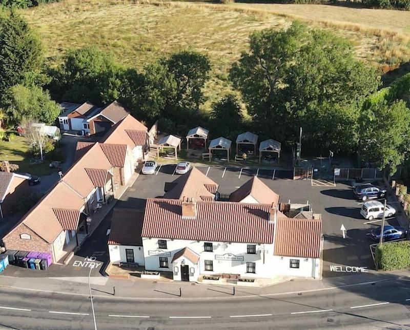 The Black Horse Inn — 4-Star Luxury Hotel in Gainsborough, United Kingdom