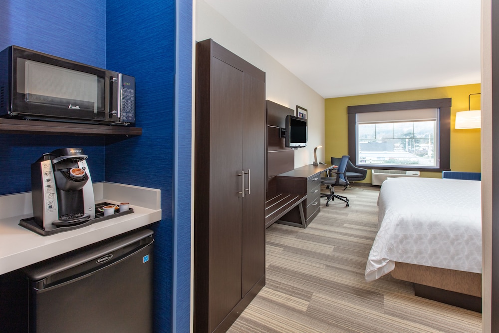Holiday Inn Express Hotel & Suites Seaside Convention Center by IHG - photo 8