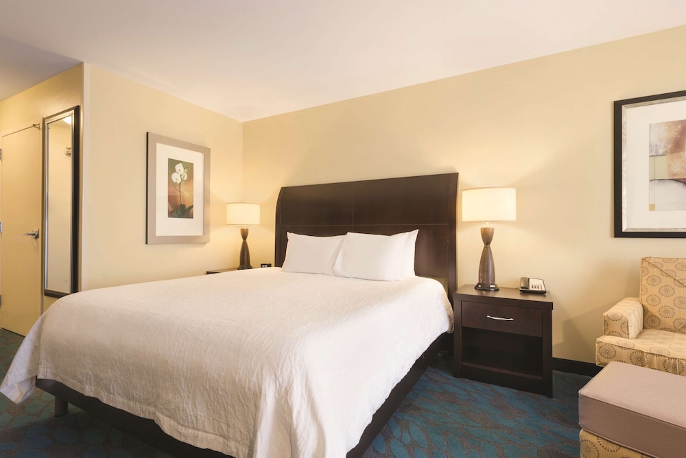 Hilton Garden Inn Fargo - photo 21