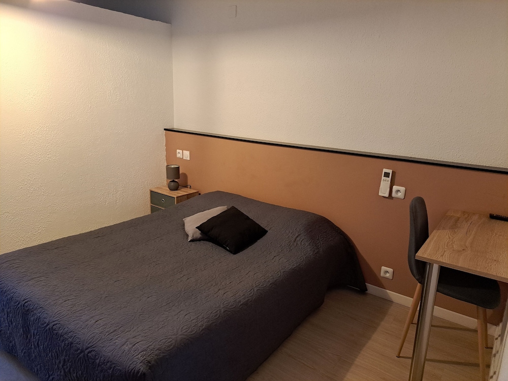 Hotel Les Platanes — Aramon — photo 3