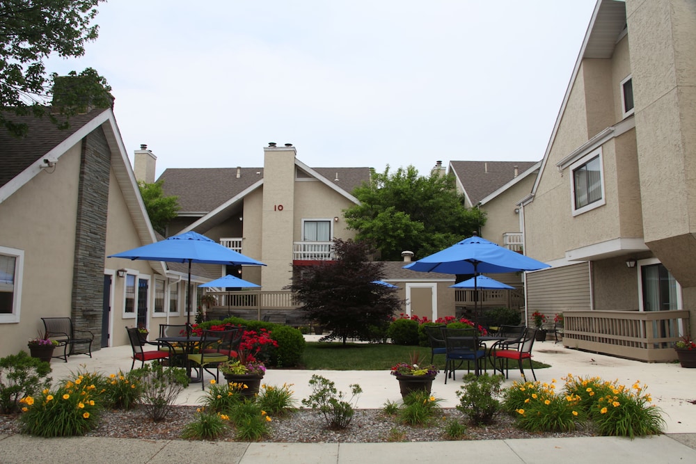 New Haven Village Suites - photo 36