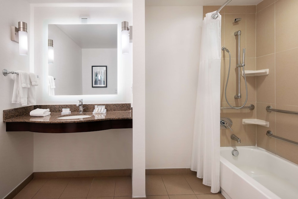 Hilton Garden Inn Denver Cherry Creek - photo 13