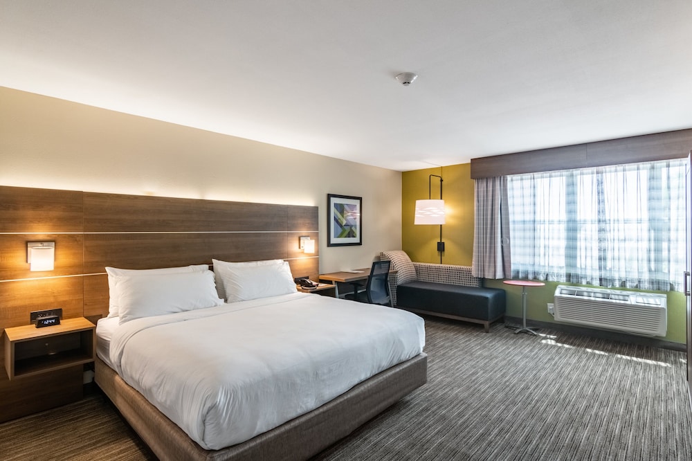 Holiday Inn Express & Suites Camarillo by IHG - photo 21