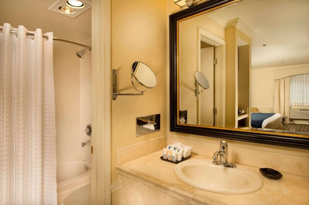 Best Western Plus Puyallup Hotel - photo 19