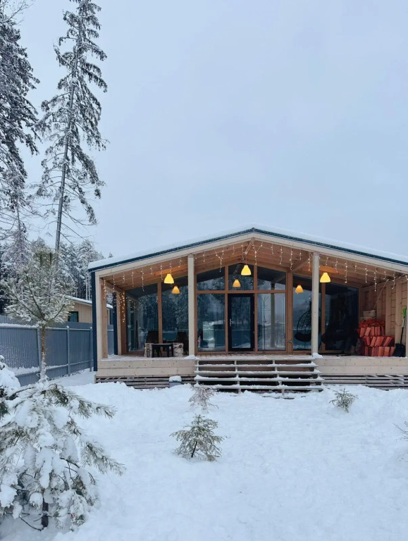 Huts - carbon neutral hotel in Unknown City