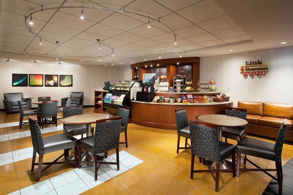 Sheraton Cleveland Airport Hotel - photo 20