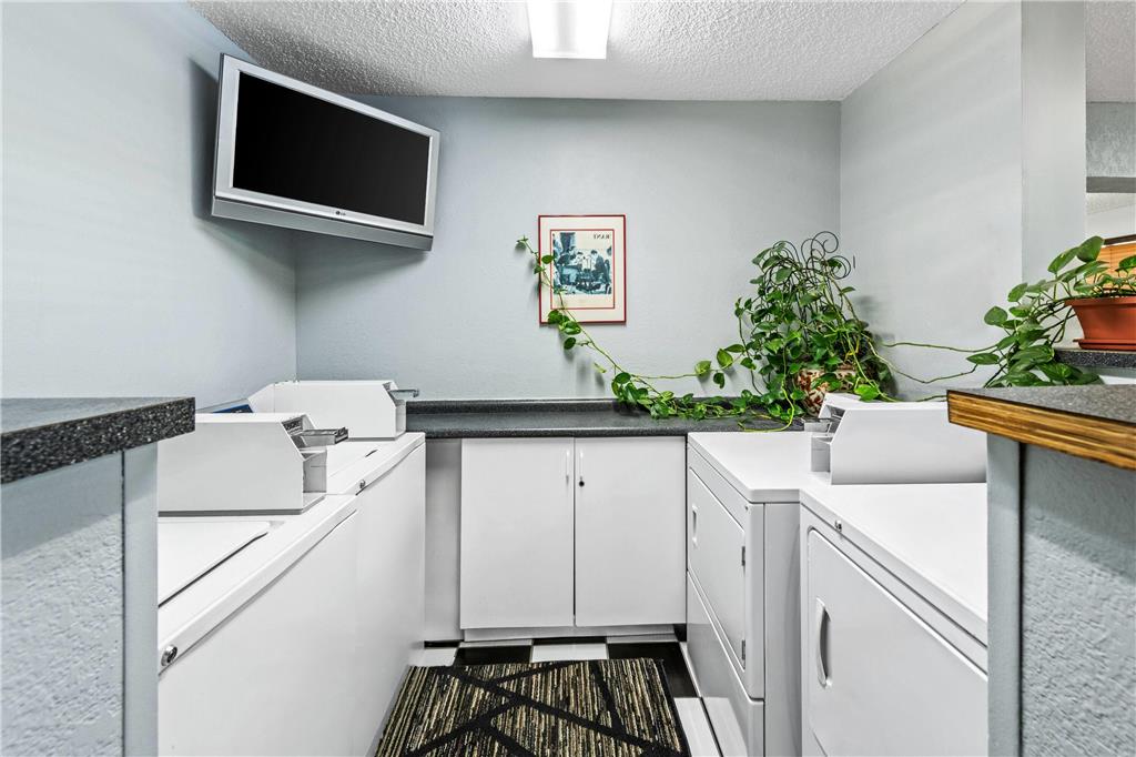 Super 8 by Wyndham Independence Kansas City - photo 24