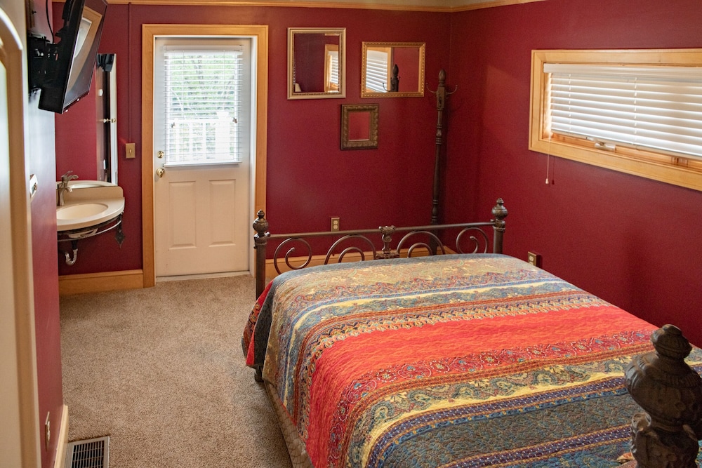 Elk River Hotel & Cafe - photo 35