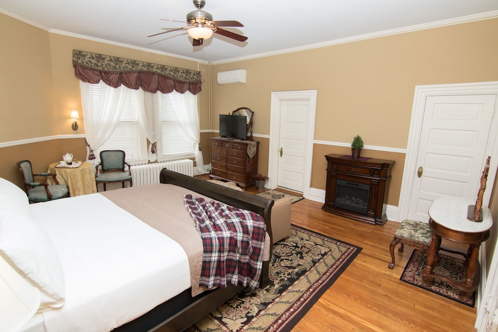 Albemarle Inn - photo 55