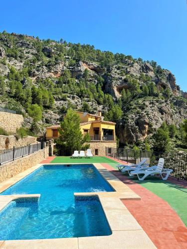 Casas Rurales Mirador del Rio Zumeta — hotel in Yeste