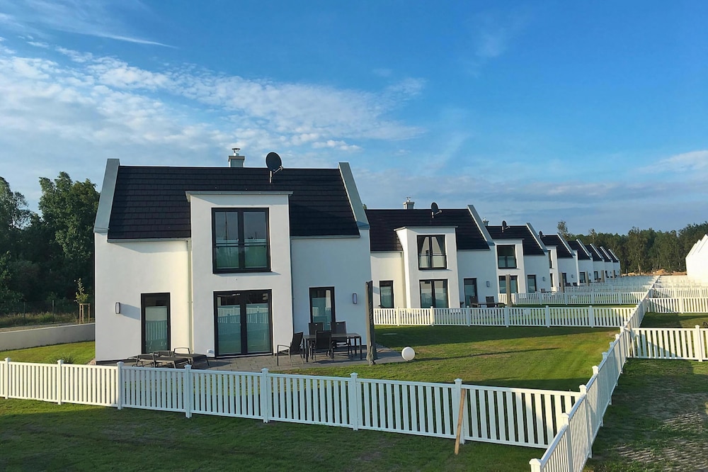 Ferienhaus am Yachthafen in Peenemuende — 4-Star Luxury Hotel in None, Germany