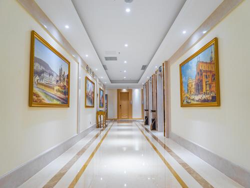 Vienna International Hotel Chongqing Ranjiaba — 4-Star Luxury Hotel in Chongqing, People's Republic of China