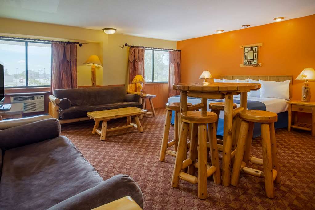 Days Inn & Suites by Wyndham Stevens Point - photo 21