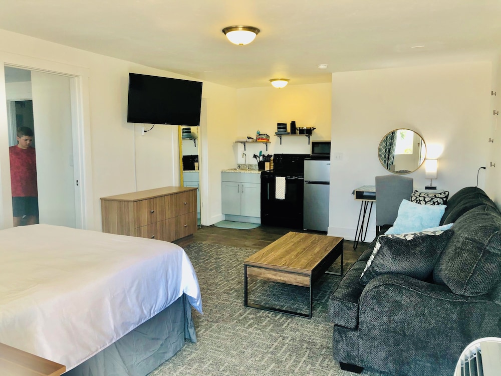 Blue Sage Inn & Suites - photo 31