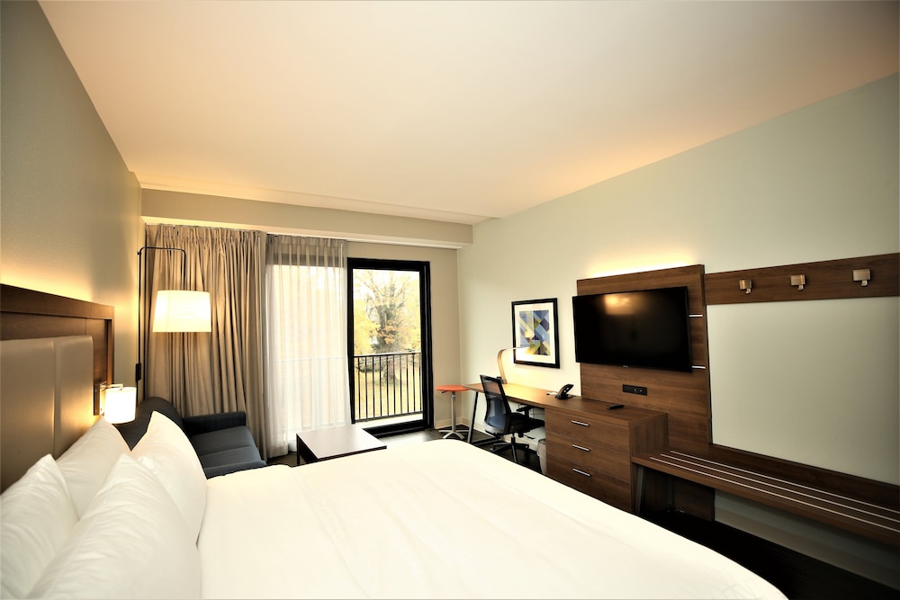 Holiday Inn Express & Suites Charlotte South End by IHG - photo 4