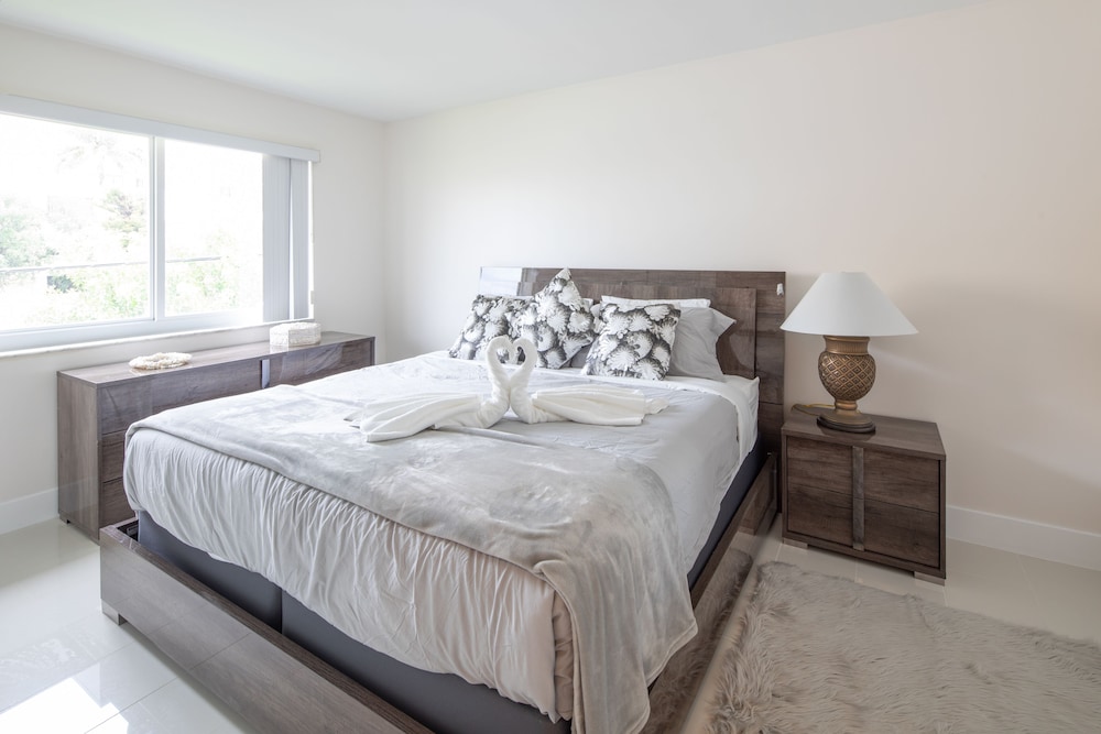 Pompano Suites by the Beach - photo 16