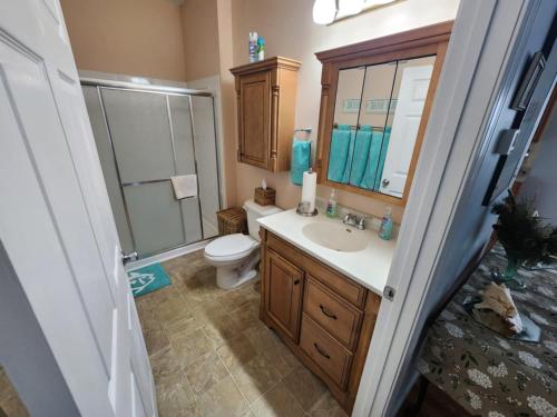 5 Miles to the Ocean — 4-Star Luxury Hotel in Swansboro, United States