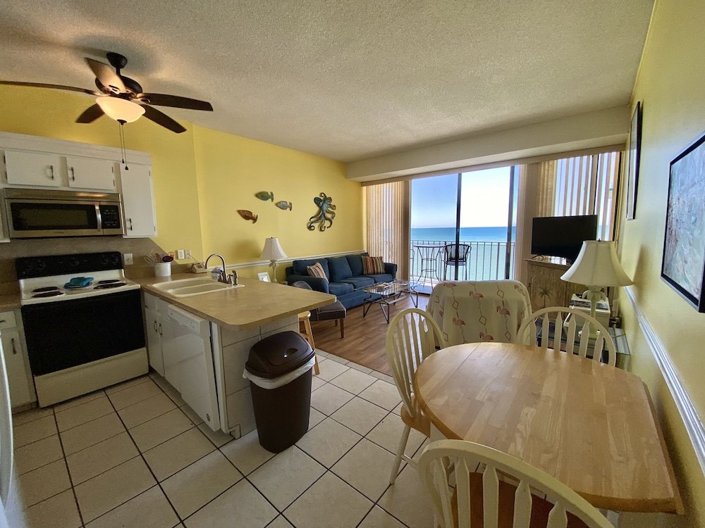 Royal Garden Resort 1507 2 Bedroom Condo by Redawning - photo 5