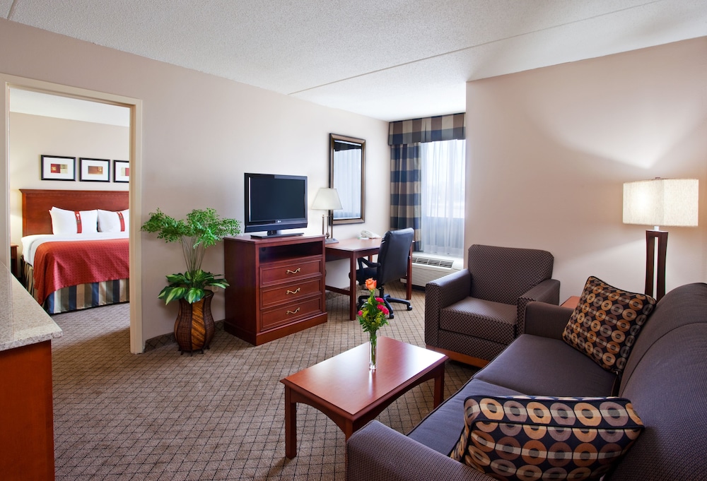 Holiday Inn Hotel & Suites Cincinnati Eastgate by IHG - photo 10