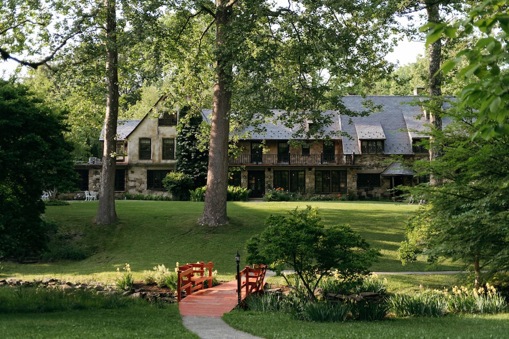 Troutbeck - last minute hotel in Kirtland