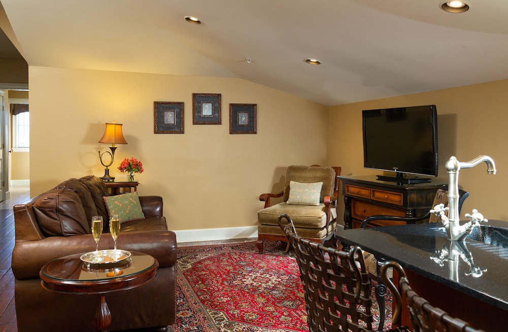 The Inn on West Liberty - photo 22