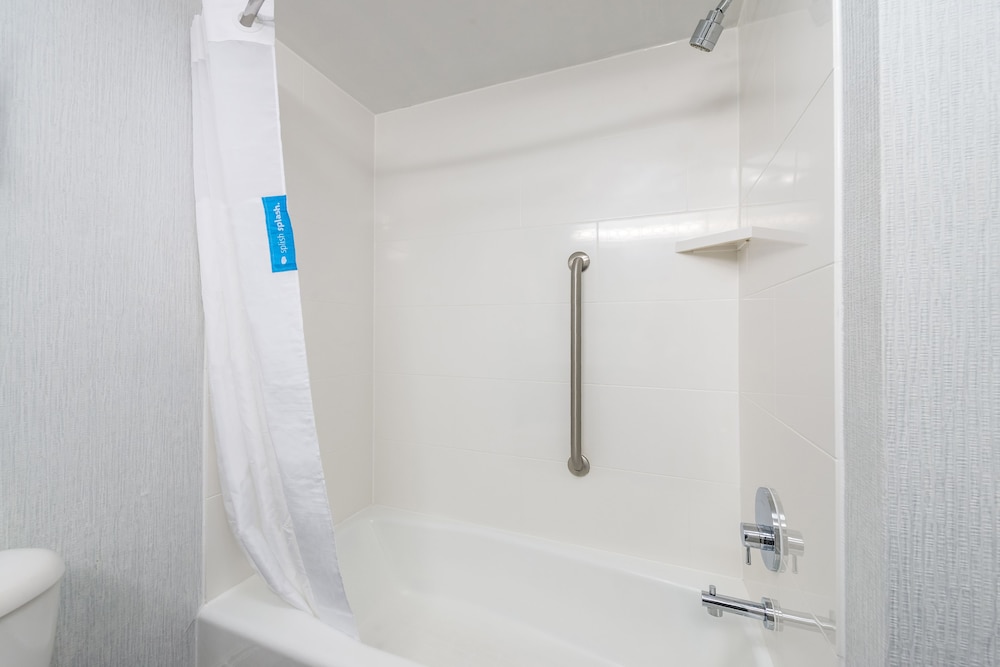 Hampton Inn Ft Lauderdale Plantation - photo 31