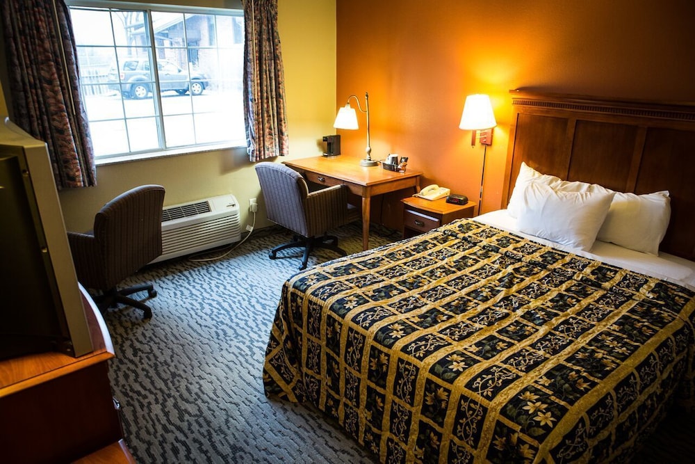 Regency Inn and Suites Anoka - photo 6