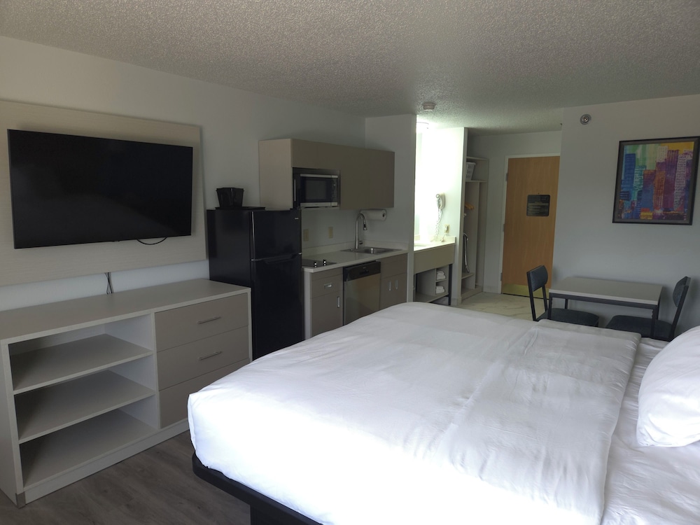 MainStay Suites LeClaire Quad Cities - photo 9