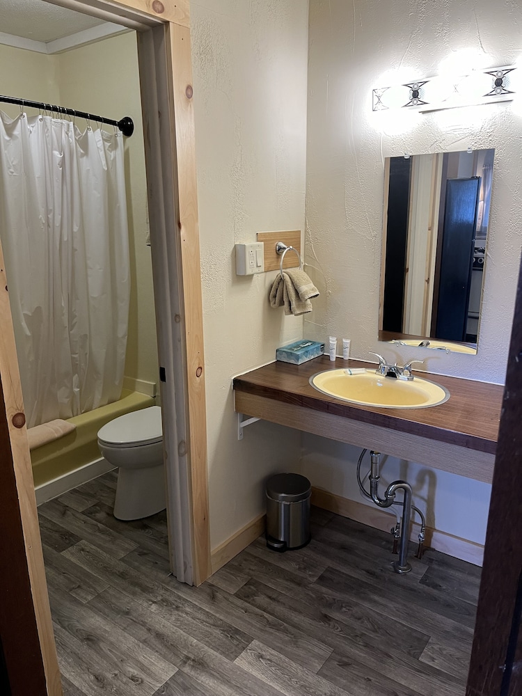 Brookside Motor Inn - photo 23