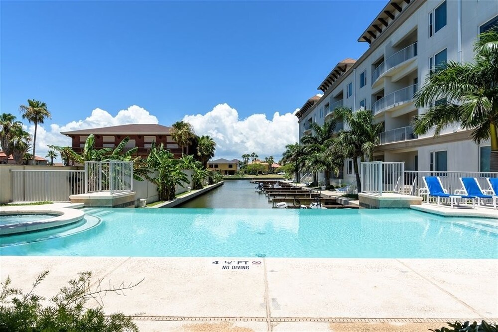 Fishermans Landing on The Bay Las Marinas — 4-Star Luxury Hotel in South Padre Island, United States