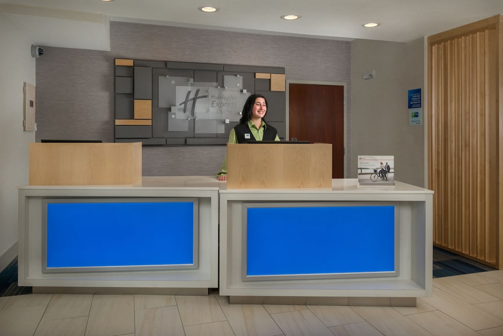 Holiday Inn Express & Suites Lawrence by IHG - photo 37