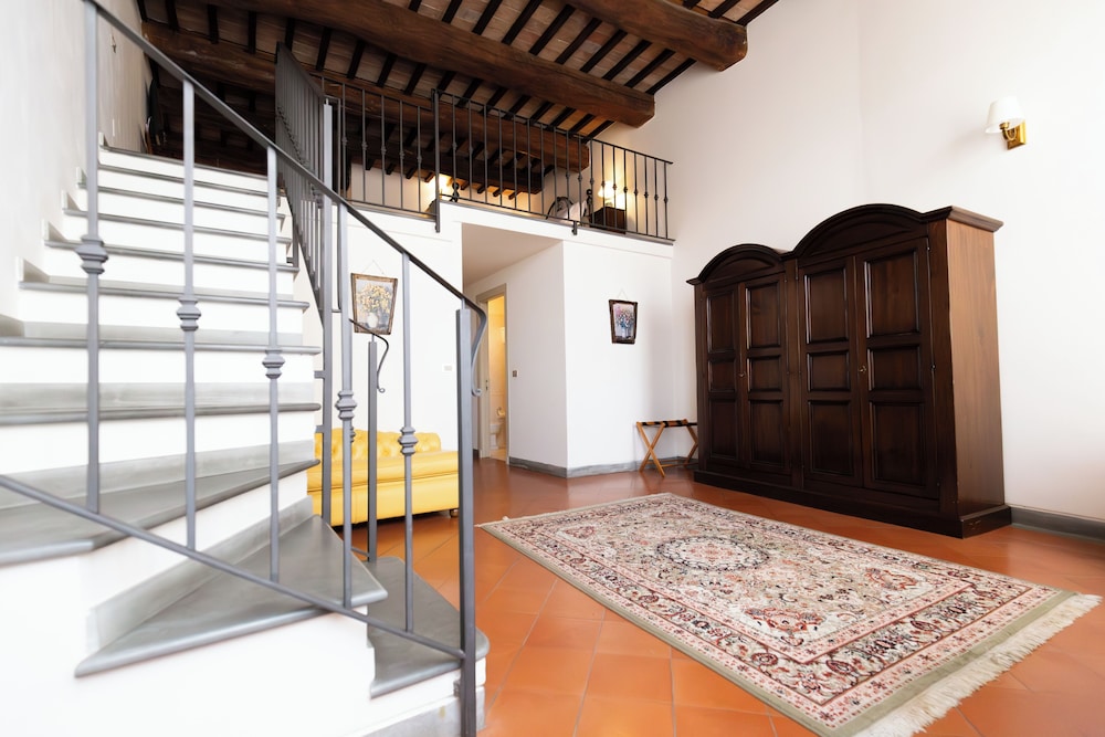 Raffaello M&M Holiday House — 4-Star Luxury Hotel in Perugia, Italy