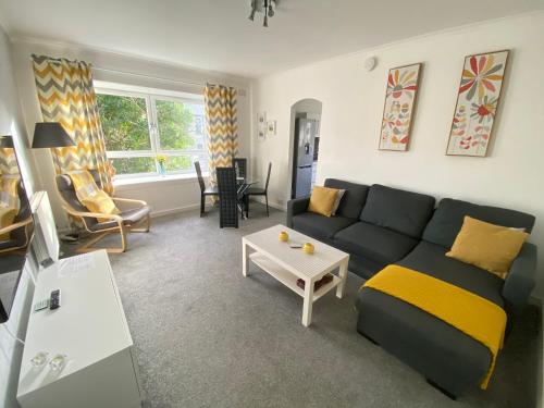 Paisley Central Apartment #4 — 4-Star Luxury Hotel in Paisley, United Kingdom