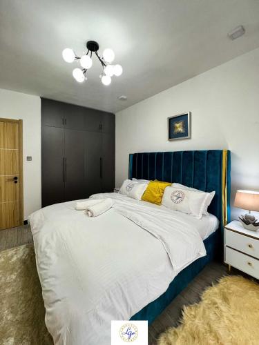 Elegant classy apartment with swimming pool fully equipped gym child play area and close proximity to shopping malls and great breathtaking views