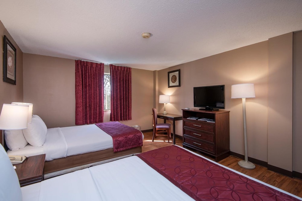 Guest Inn & Suites Midtown Medical Center - photo 13
