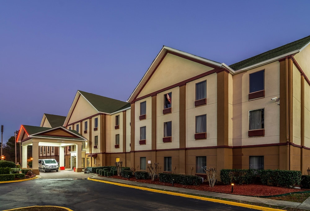 Red Roof Inn PLUS & Suites Atlanta Airport South - photo 28