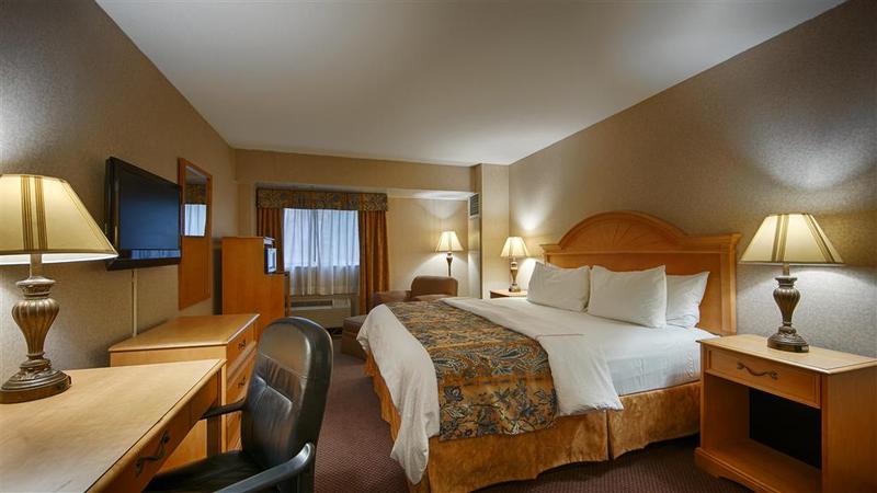 Red Lion Hotel Rosslyn Iwo Jima - photo 45