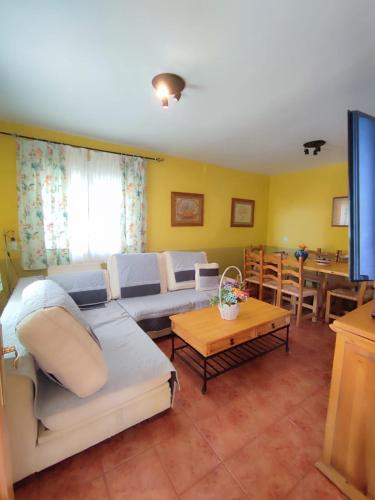Casa Rural Los Riscos de Gredos — 4-Star Luxury Hotel in Hoyos De Miguel Munoz, Spain