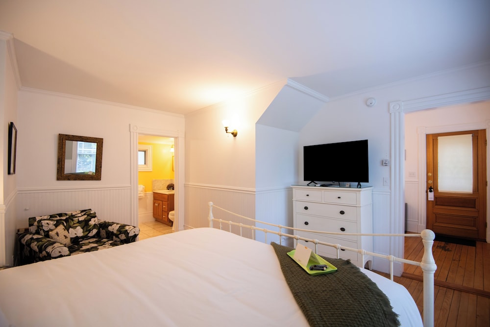Sand Bar Cottage Inn - photo 49