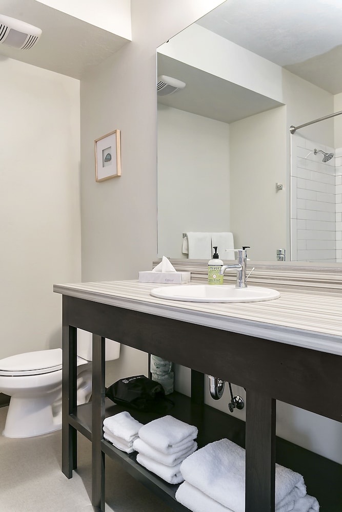Silver Creek Hotel - photo 33