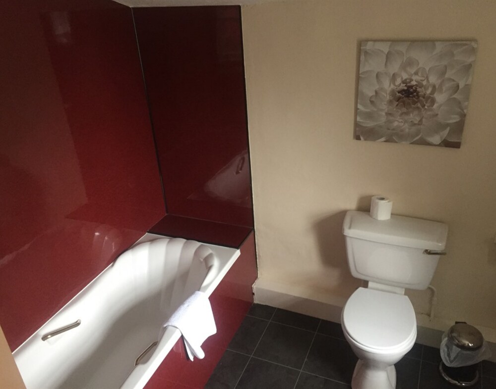 Cross Keys Hotel - carbon neutral hotel in Carlisle