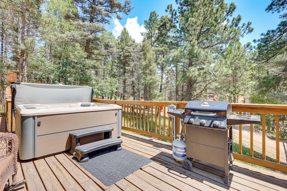 4 Mi to Angel Fire Resort: Retreat w Hot Tub - photo 24