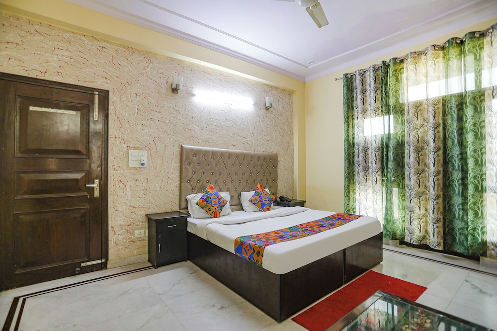 Fabexpress Hm Palace in Noida, India