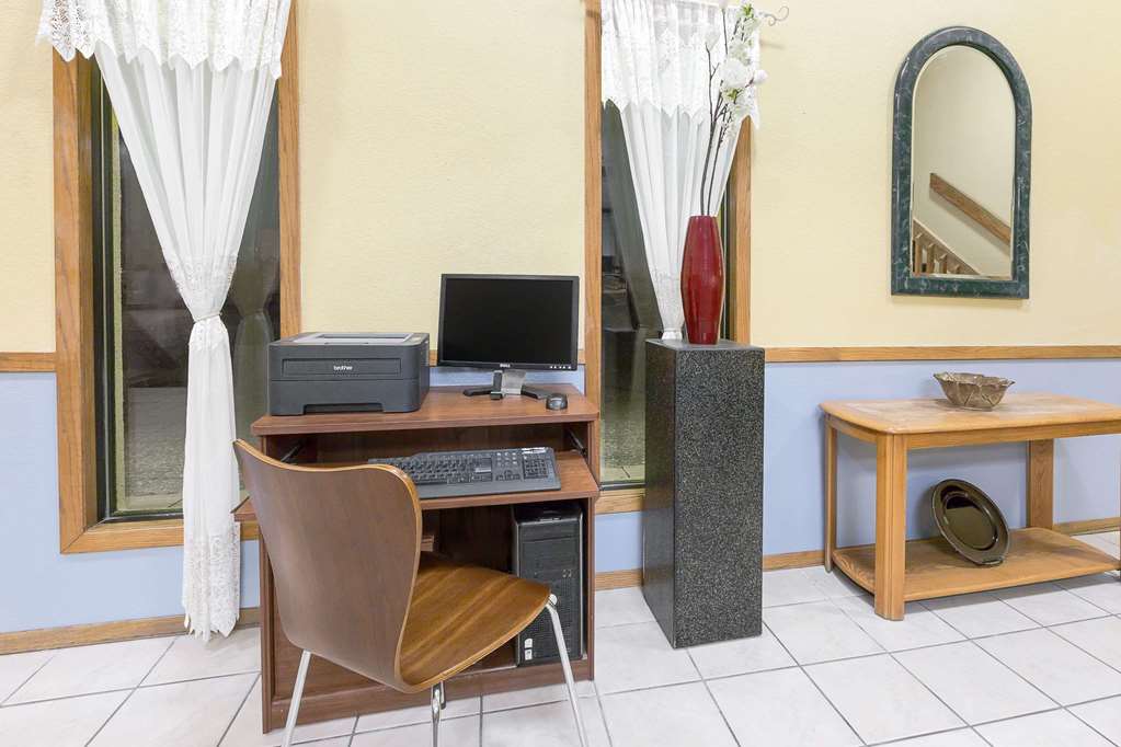 Super 8 by Wyndham Norfolk - photo 14