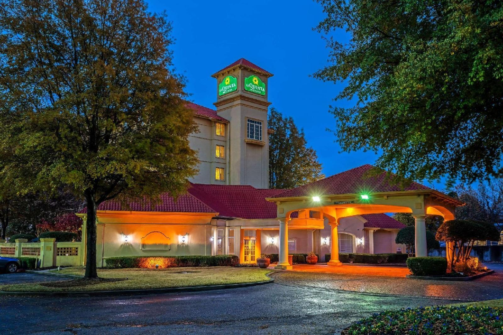 La Quinta Inn & Suites By Wyndham Memphis Primacy Parkway - photo 2