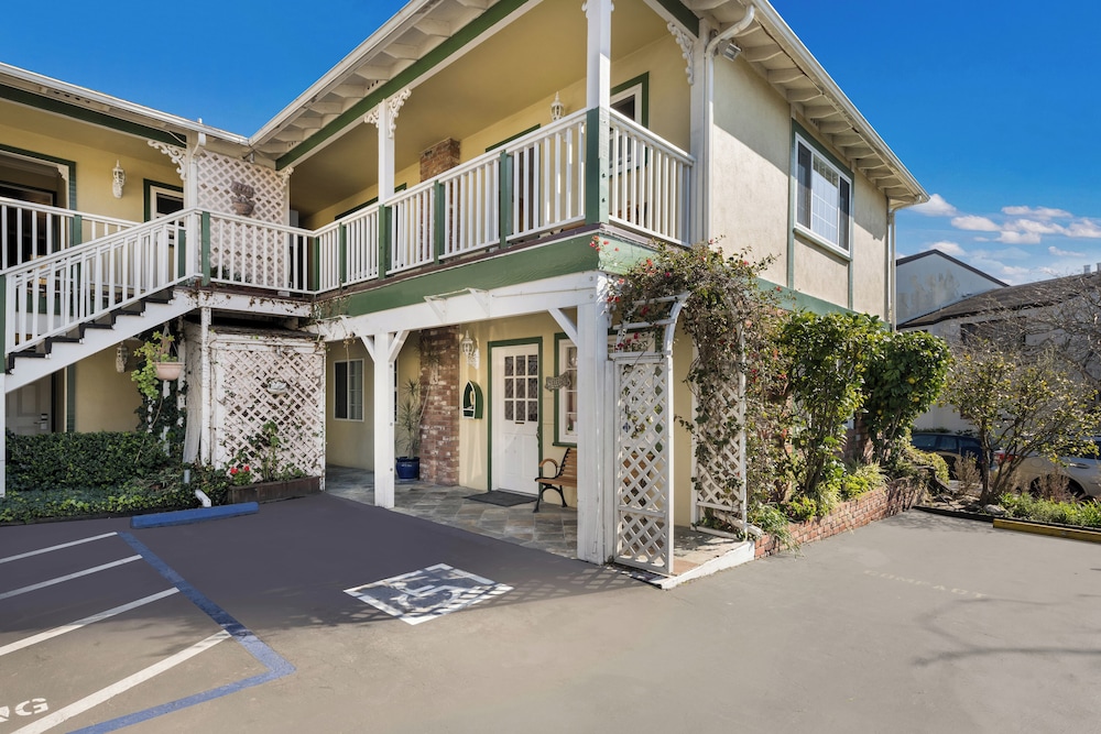 Carmel Inn And Suites — hotel in Carmel